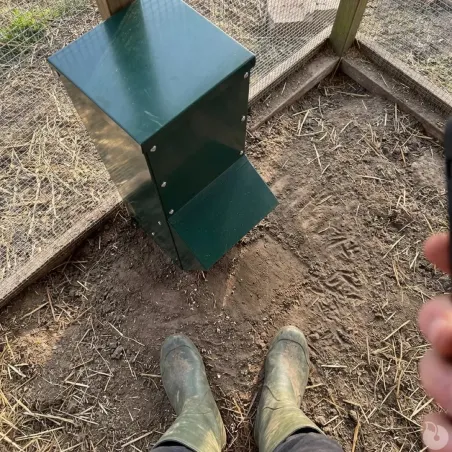 Mangeoire trémie verte 7 kg anti-gaspi pour volailles