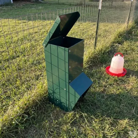 Mangeoire trémie verte 7 kg anti-gaspi pour volailles