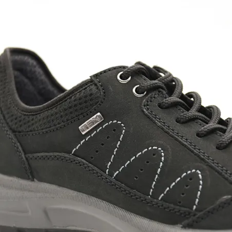 Chaussures basses Ayoka Dick noires en cuir imperméable