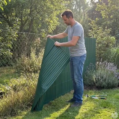 Canisse PVC occultante 1,5x5m vert - Fixations incluses