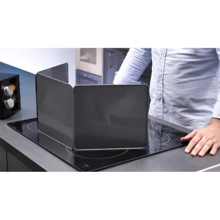 Plaque anti-projection pliable pour élevage et cuisine