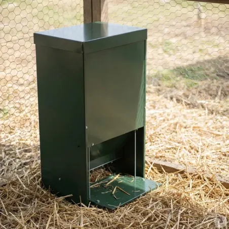 Mangeoire volailles 23 kg anti-rongeurs vert thermolaqué