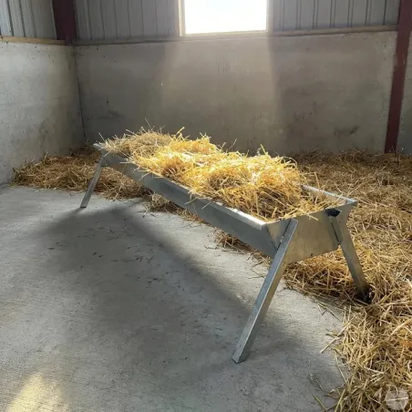 Mangeoire galvanisée pour ovins et caprins 203 cm