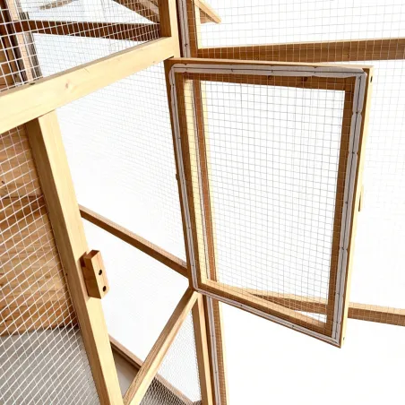 Volière hexagonale en bois avec sas et 3 abris inclus