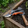 Sécateur Black&Decker 20cm - Précision et confort