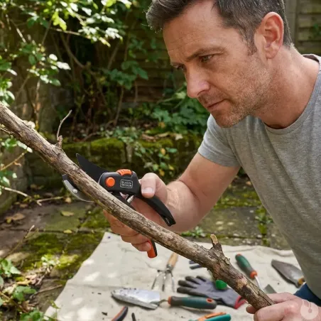 Sécateur Black&Decker 20cm - Précision et confort