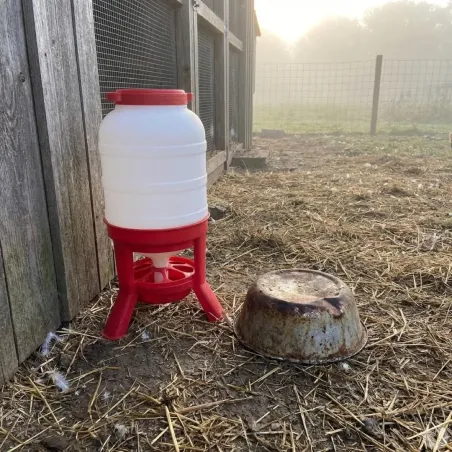 Mangeoire anti-gaspi 30 kg Gaun - Pieds stables