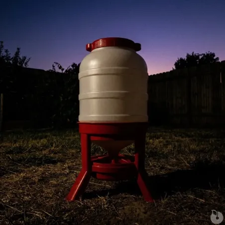 Mangeoire anti-gaspi 30 kg Gaun - Pieds stables