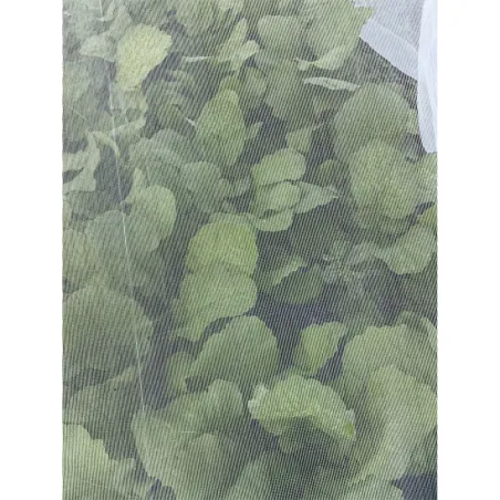Filet protecteur anti-insectes pour cultures fruitières