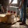 Mangeoire galvanisée GAUN 30 kg à 6 entrées pour volailles
