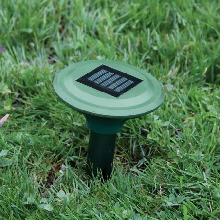 Répulsif solaire anti-taupes ultra-sons 400m²