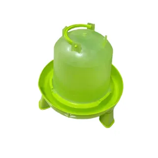 Abreuvoir 5L sur pied vert pour volailles - Pratique