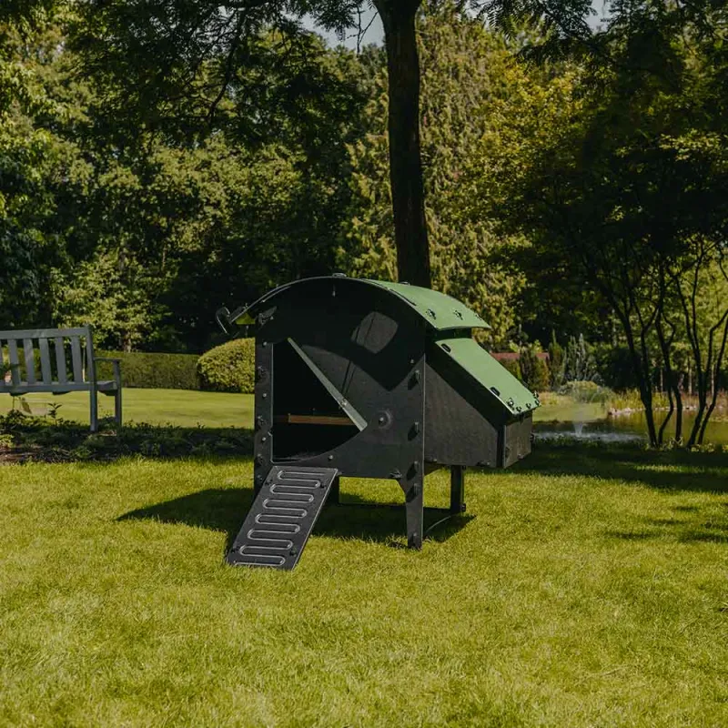 Poulailler plastique recyclé 5-9 poules - sur pieds