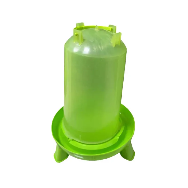 Abreuvoir 8L sur pied vert pour volailles - Pratique et stable