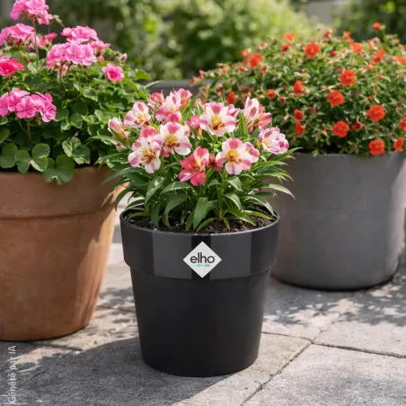 Pot Elho Ø22cm noir recyclé avec réservoir d'eau intégré