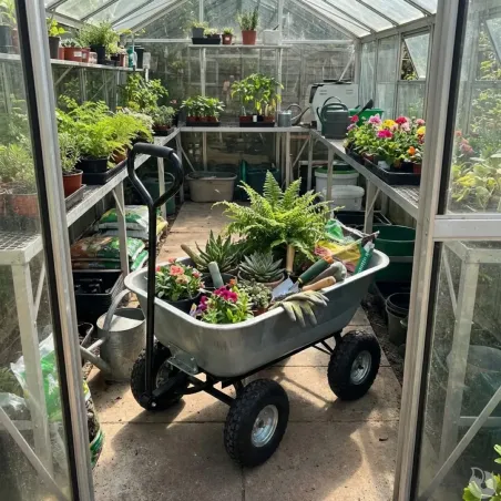 Brouette basculante 75L - Transport facile et robuste