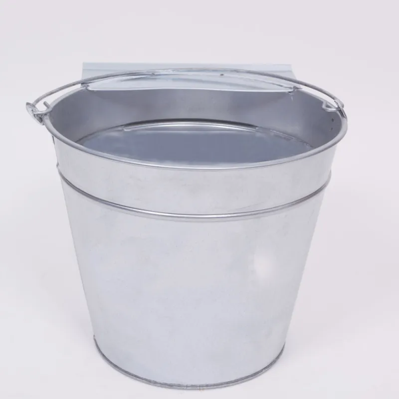 Abreuvoir galvanisé pour poules - Seau métal 7,5L